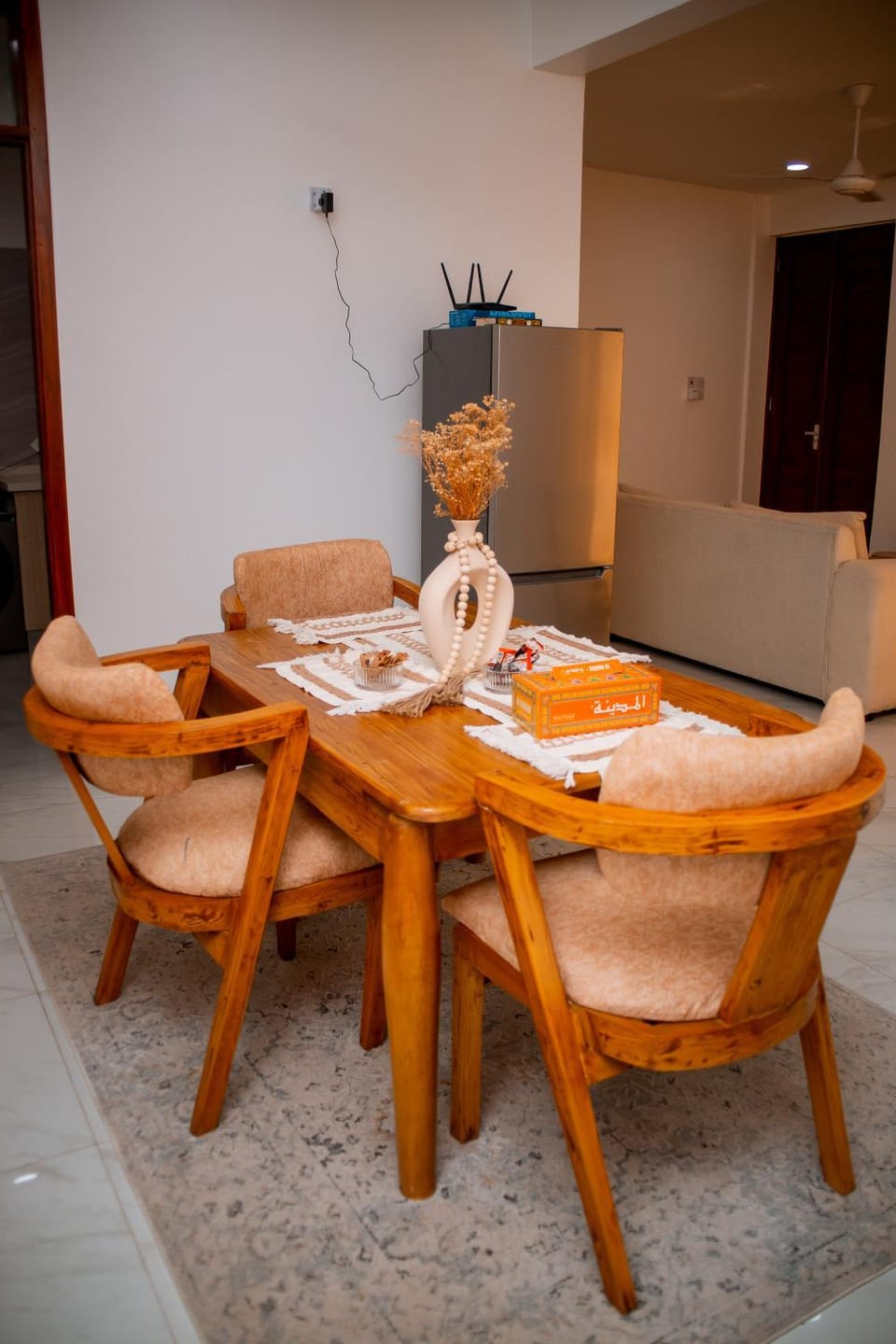 Living room, Seating area, Dining area, internet, pet friendly