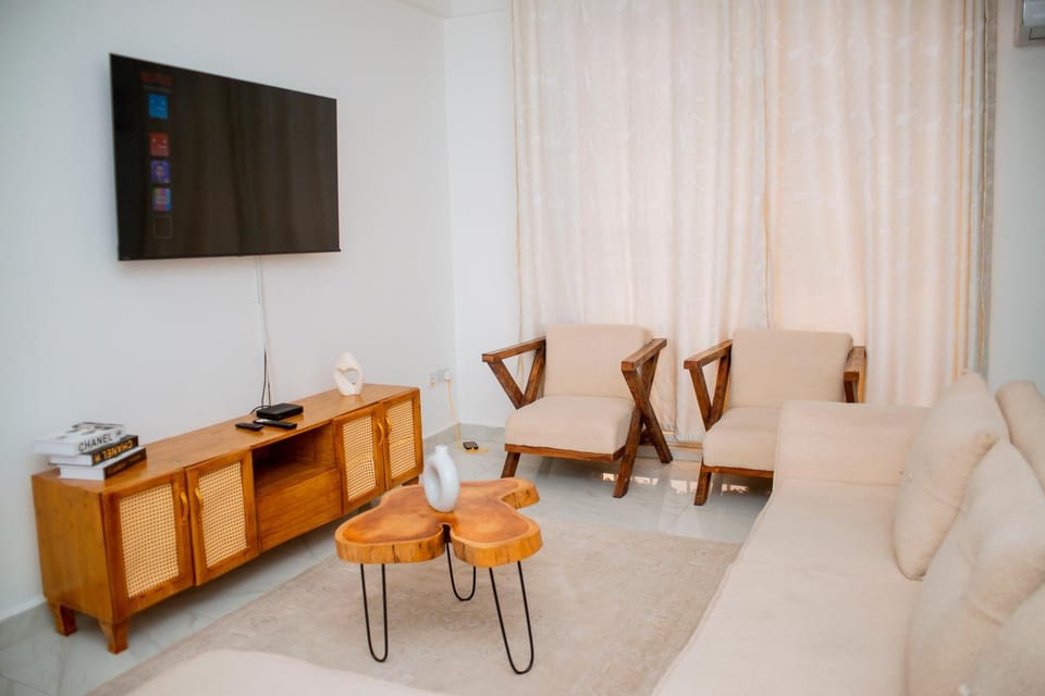 TV and multimedia, Living room, Seating area, internet, air conditioner