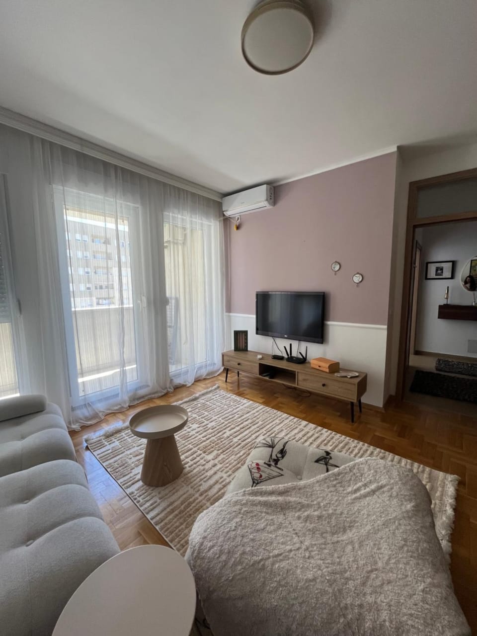 TV and multimedia, Balcony/Terrace, air conditioner