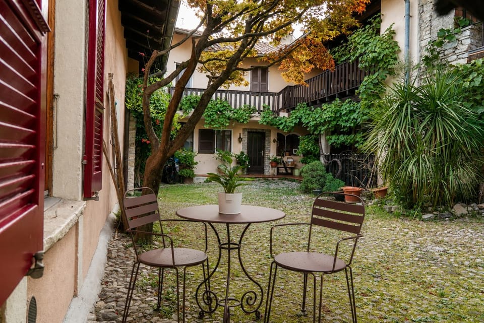 Property building, Patio, Neighbourhood, Garden, Garden view