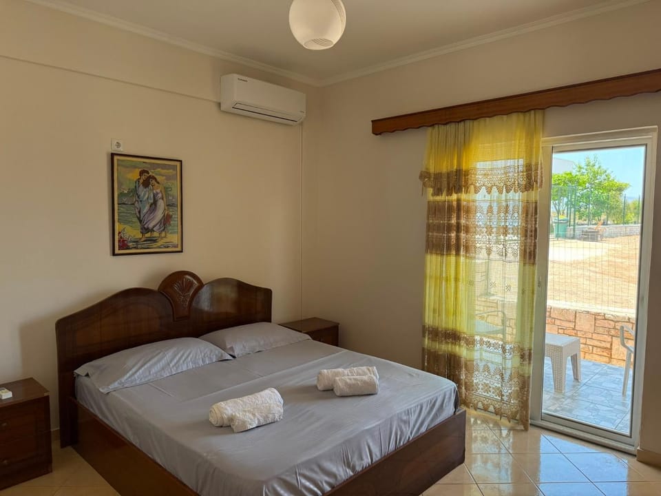 Room Natali Bed and Breakfast in Vlorë County, Albania