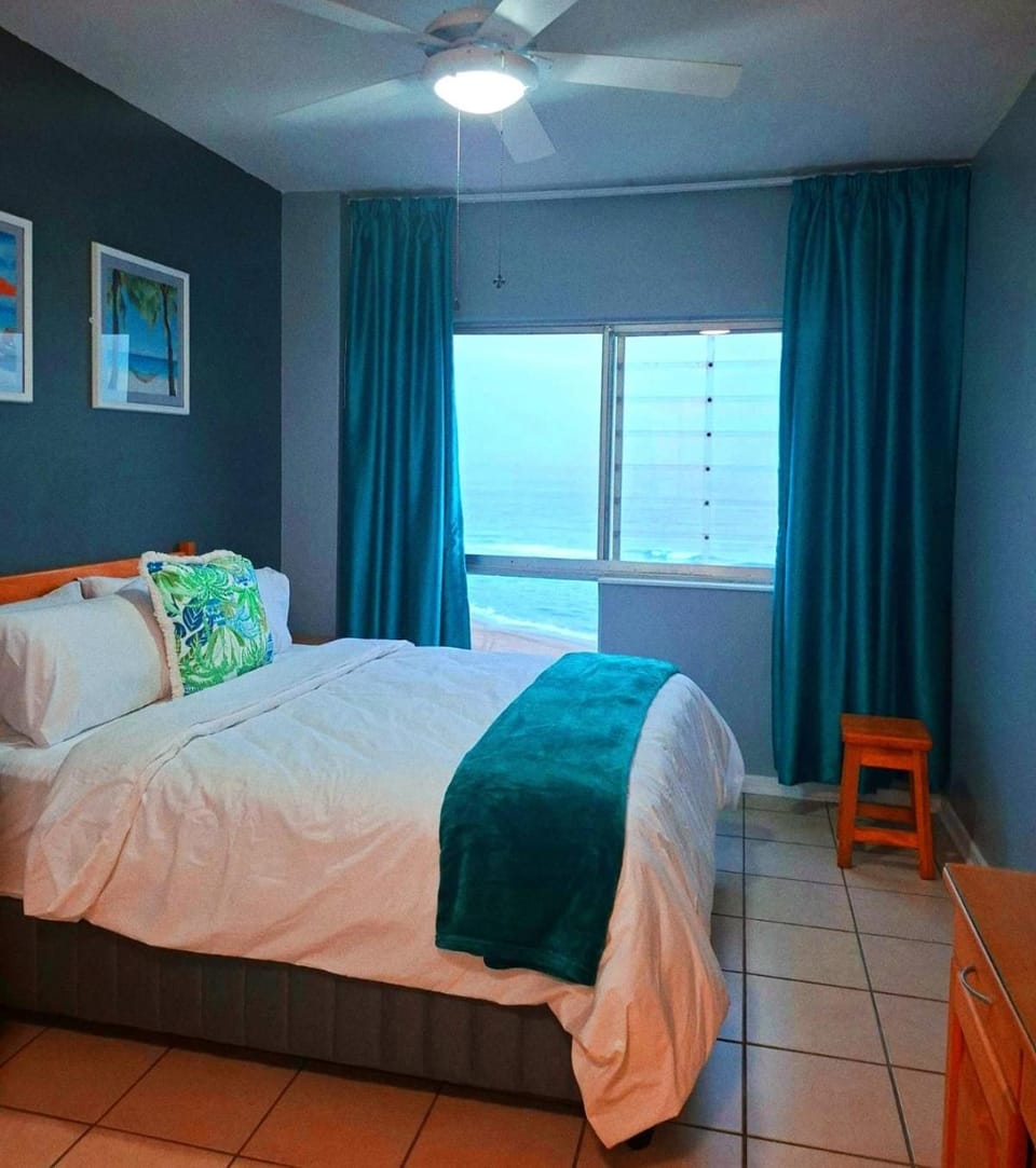 Bed, Bedroom, Sea view