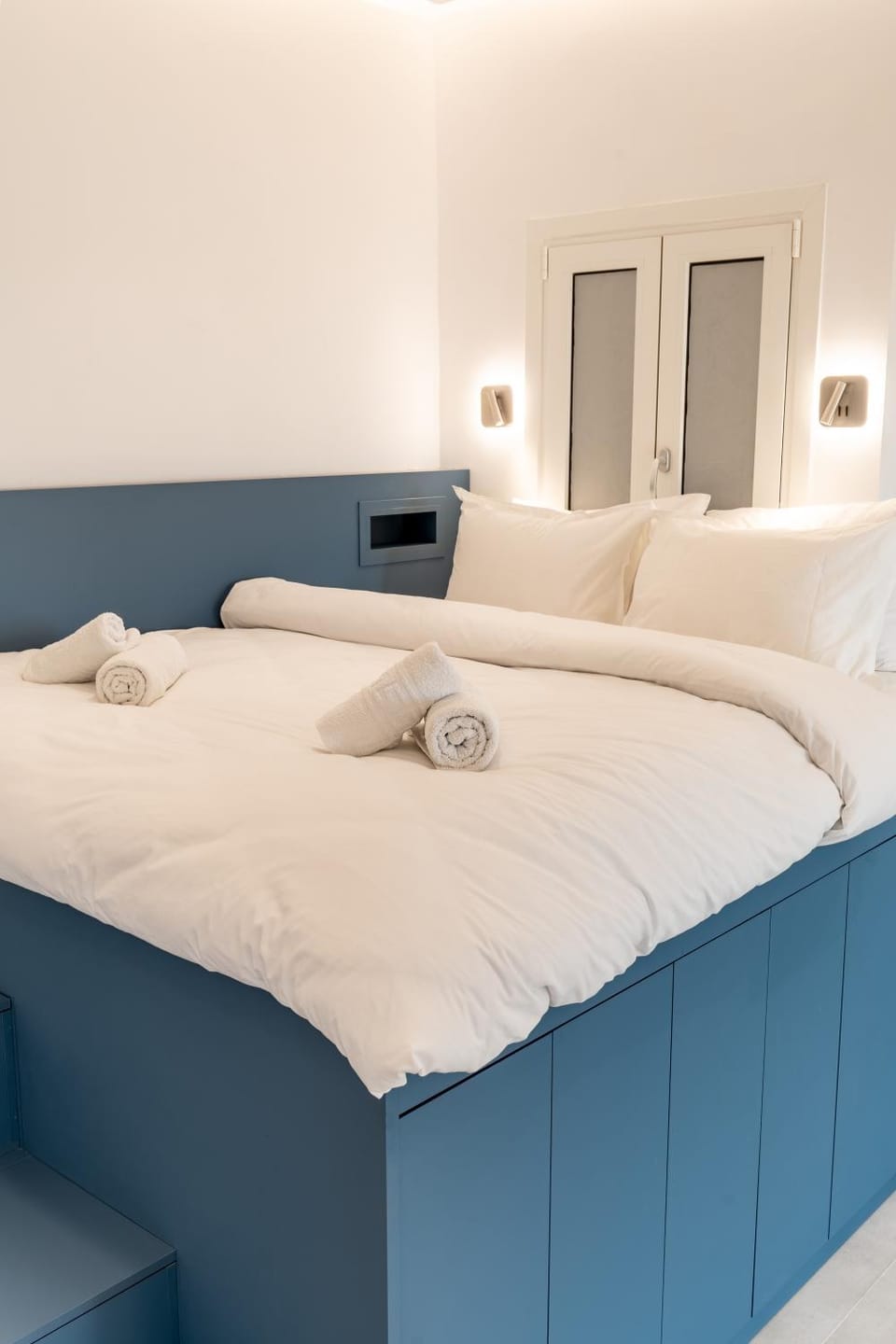 Monkey apartment near Metro and Port Apartment in Pireas