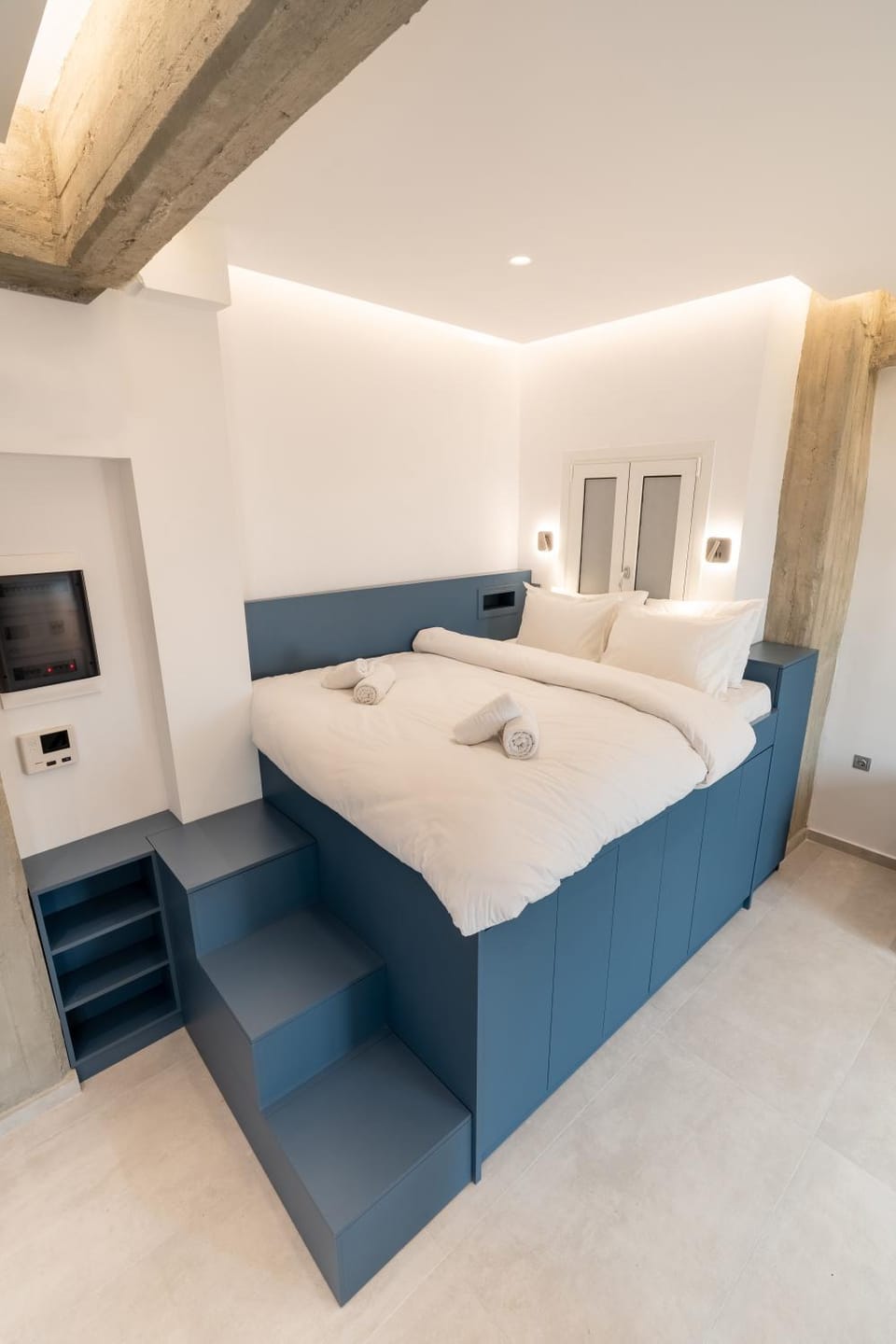 Monkey apartment near Metro and Port Apartment in Pireas