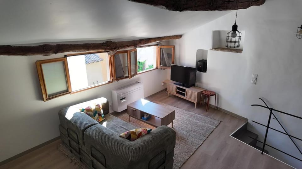 Appartement climatisé au coeur du village Apartment in Cagnes-sur-Mer