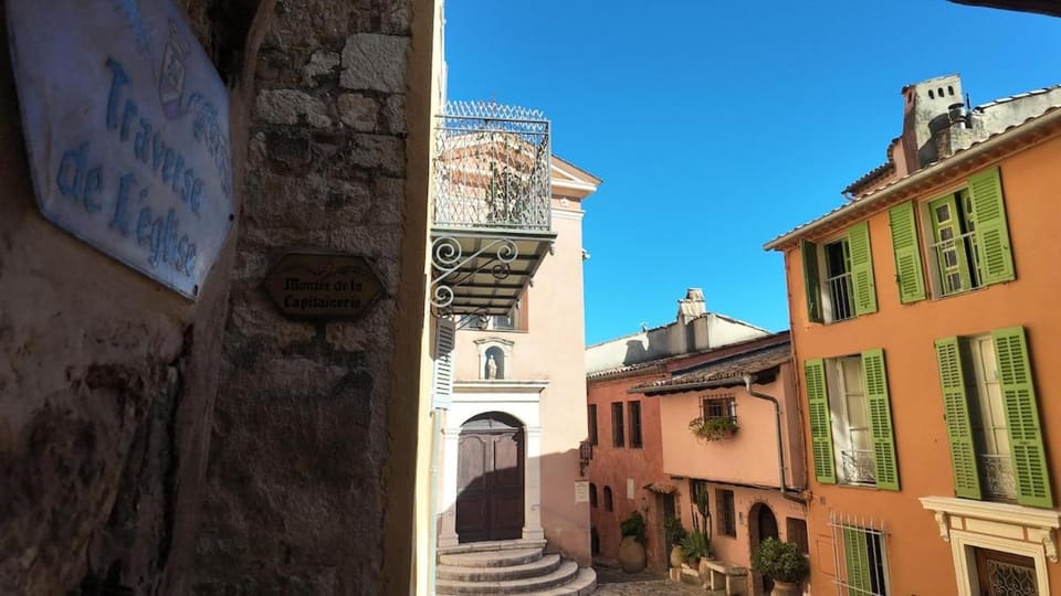 Appartement climatisé au coeur du village Apartment in Cagnes-sur-Mer