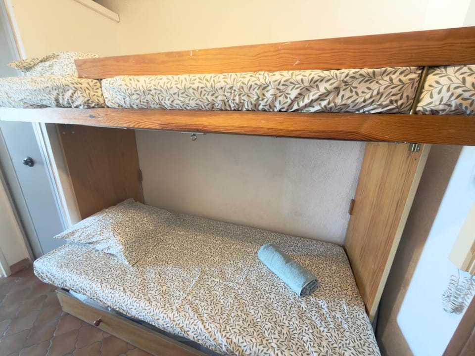 bunk bed