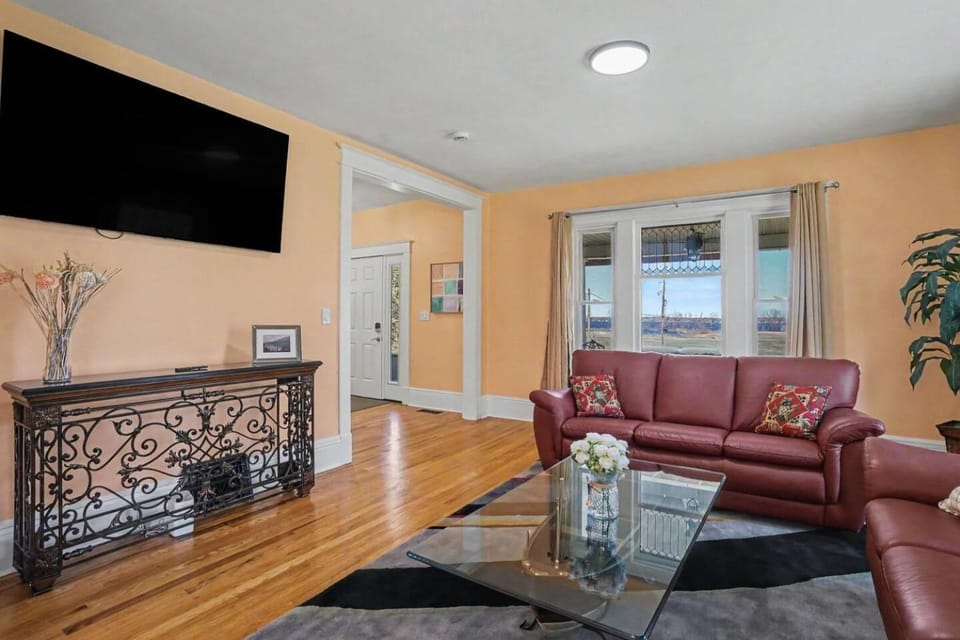 Hilltop lakeview retreat, an elevated experience! House in Muskegon