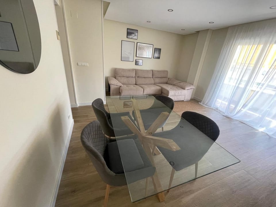 TV and multimedia, Living room, Seating area, air conditioner