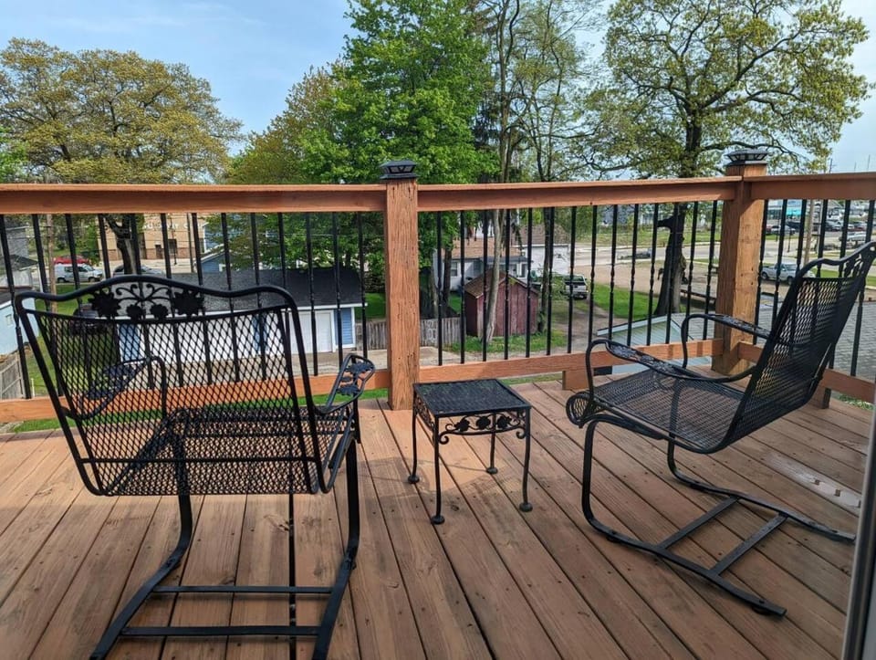 Modern, charming, family retreat. Great location House in Muskegon
