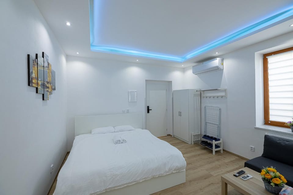 Bed, Photo of the whole room, Bedroom, wardrobe