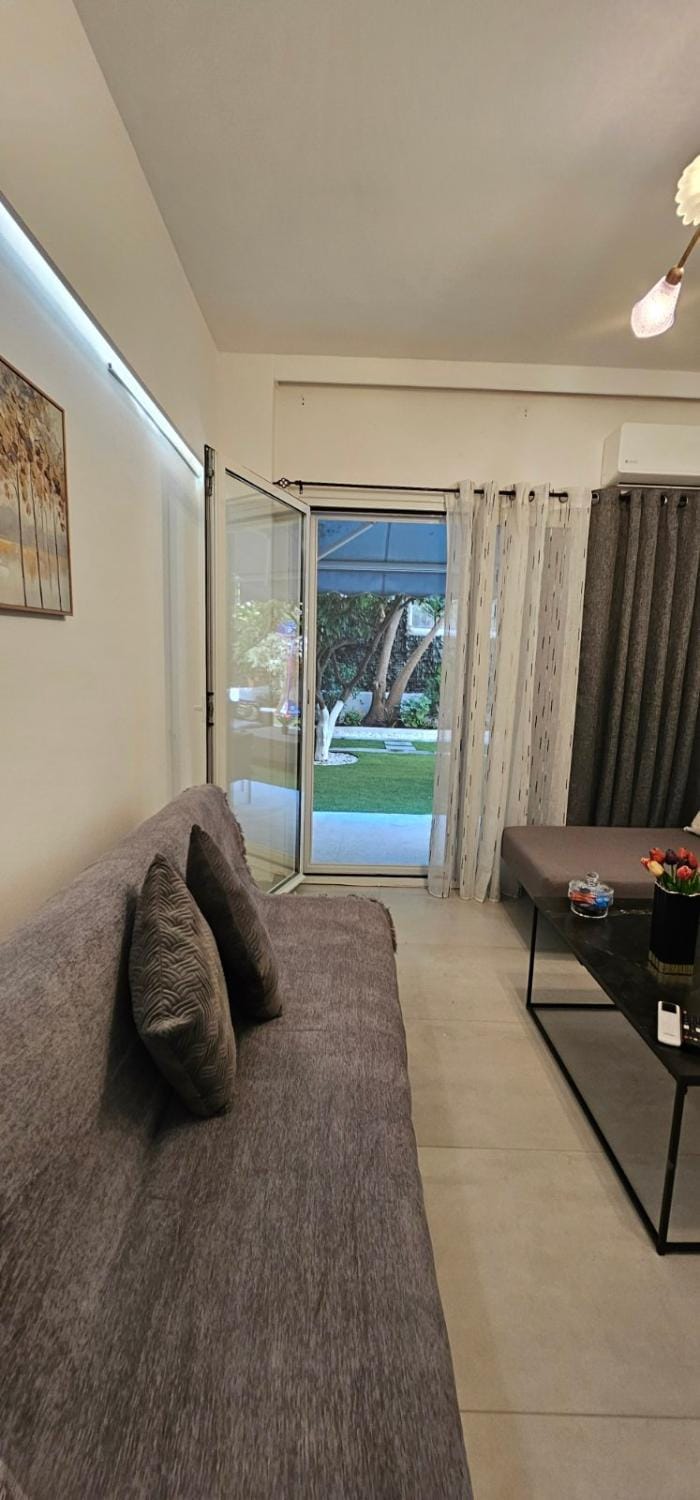 Alda's Garden Bliss Apartment in South Athens