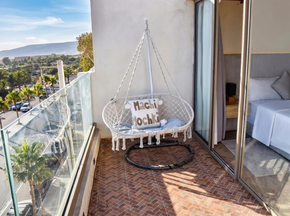 White Majorelle Sunset Apartment in Souss-Massa
