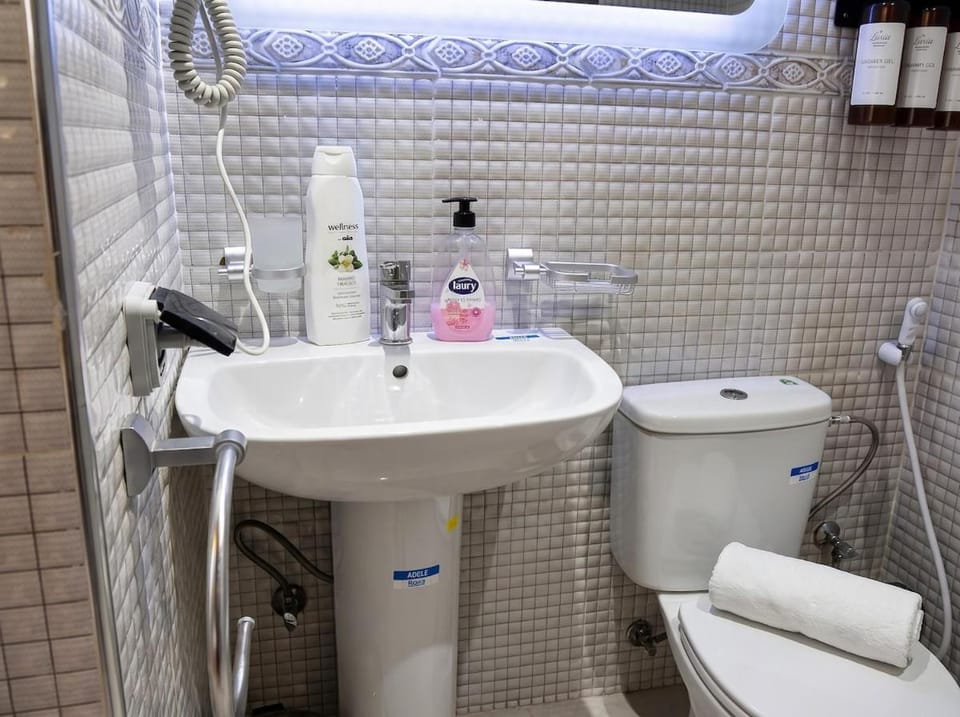 White Majorelle Sunset Apartment in Souss-Massa