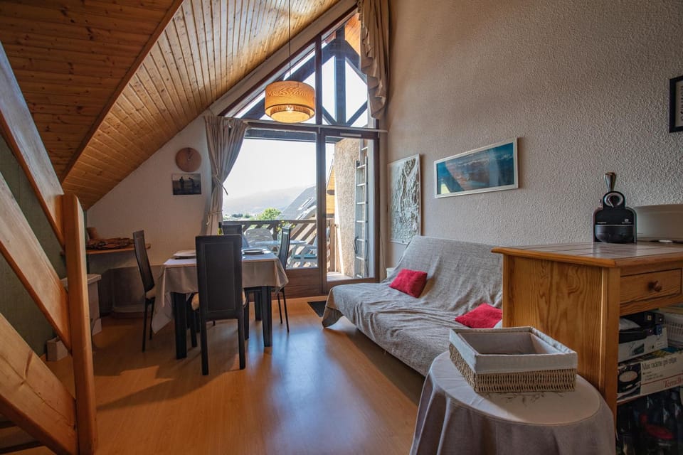 Patio, Patio, Balcony/Terrace, Balcony/Terrace, Living room, Seating area
