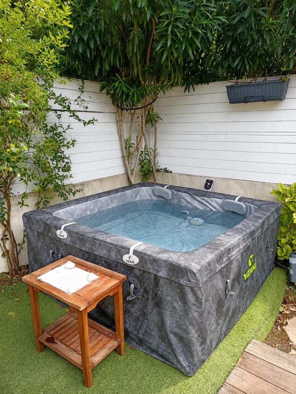 Natural landscape, Hot Tub