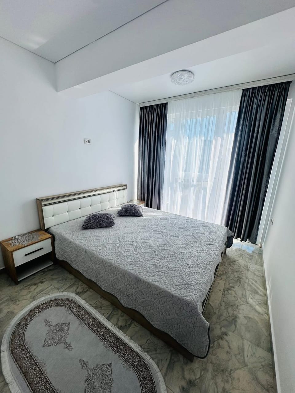 Black and White Apartaments Apartment in Constanța County