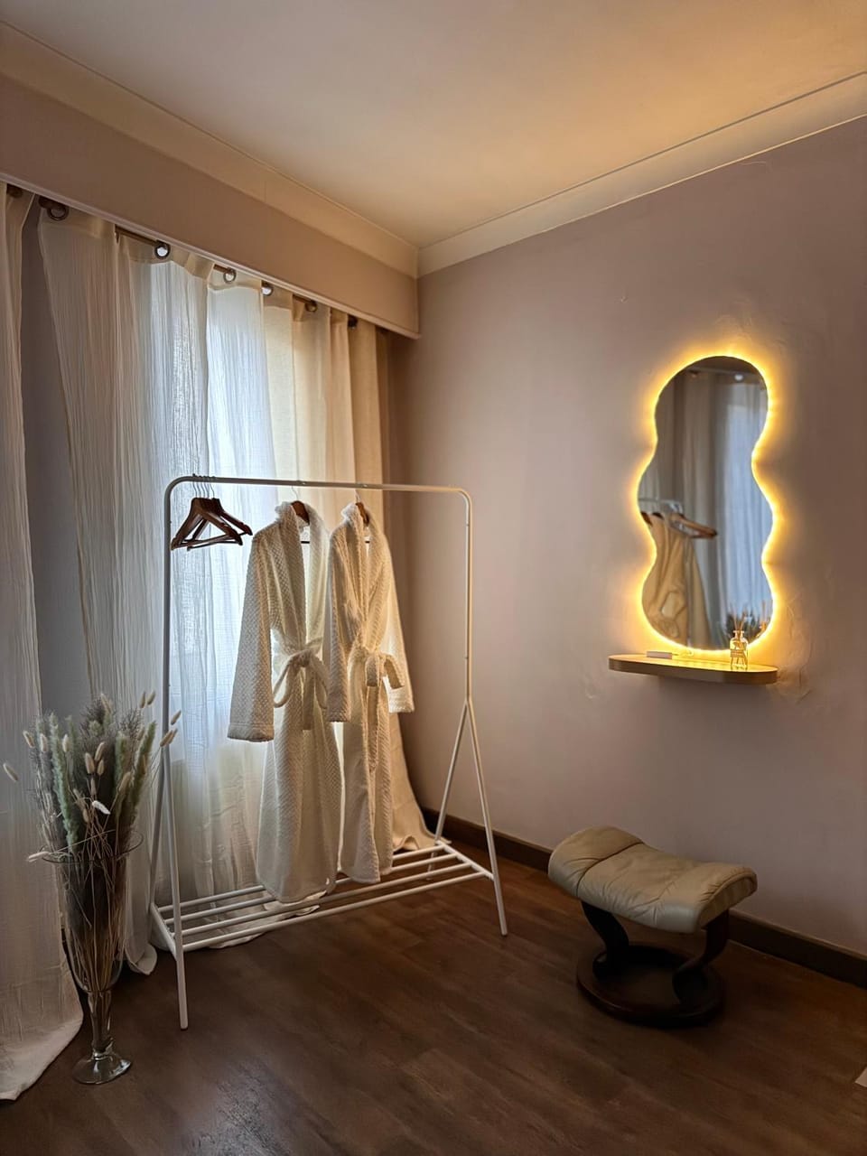 Seating area, Bedroom