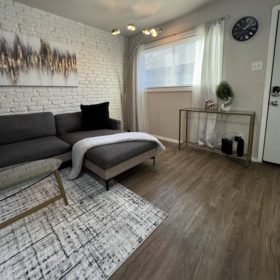 CL Dallas J1 Apartment in Dallas