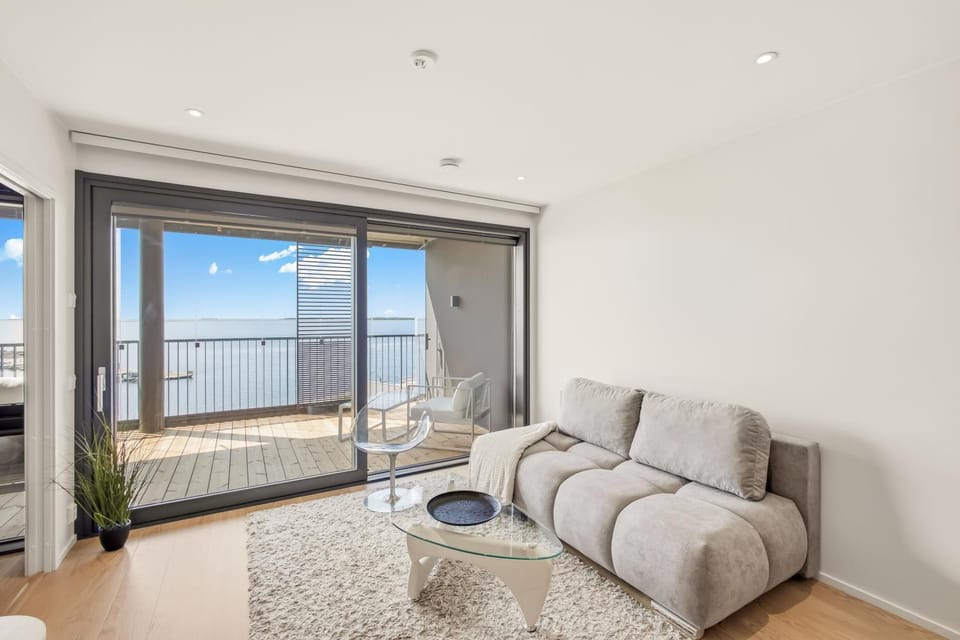View (from property/room), Living room, Seating area, Sea view
