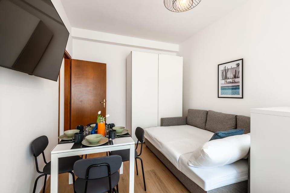 Spring, Bed, Day, Night, Winter, Summer, TV and multimedia, Living room, Dining area, Autumn, Seasons, Time of day, heating, heating, soundproof, wardrobe, air conditioner, air conditioner