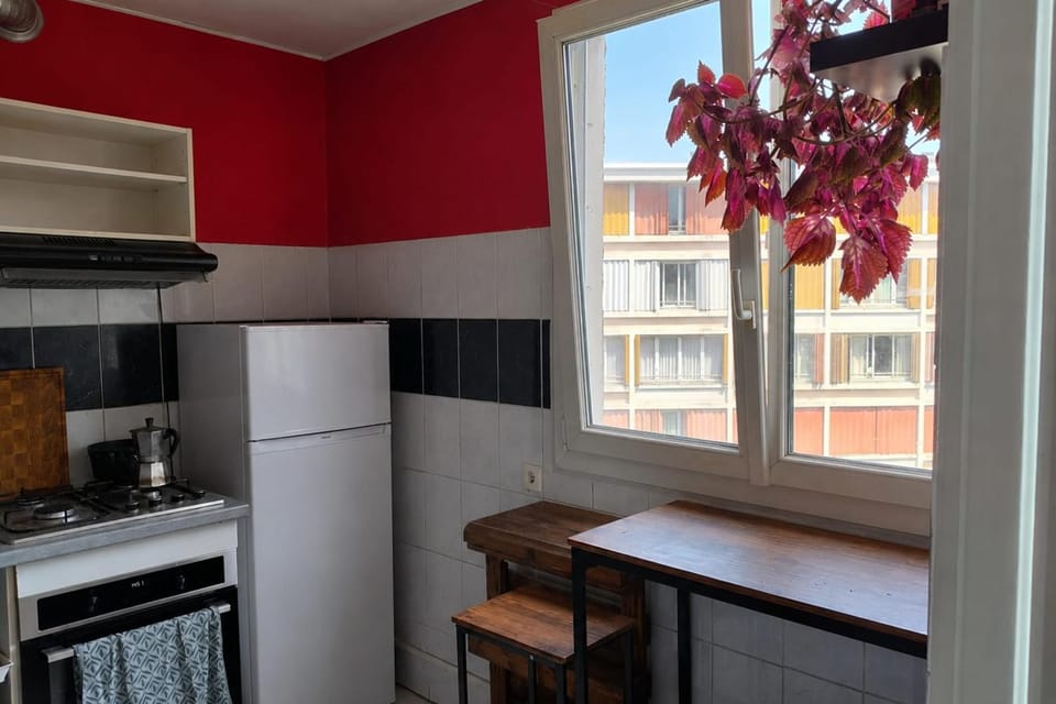 Renovated apartment near the Ourcq Canal Apartment in Pantin