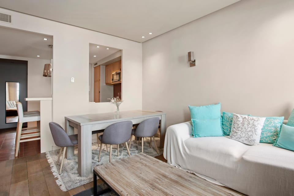 Living room, Dining area, air conditioner