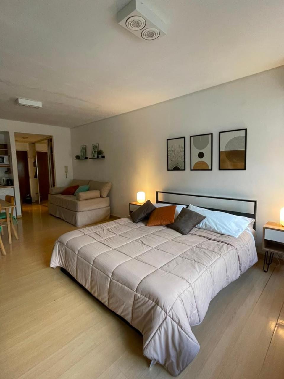 Bed, Photo of the whole room, Bedroom