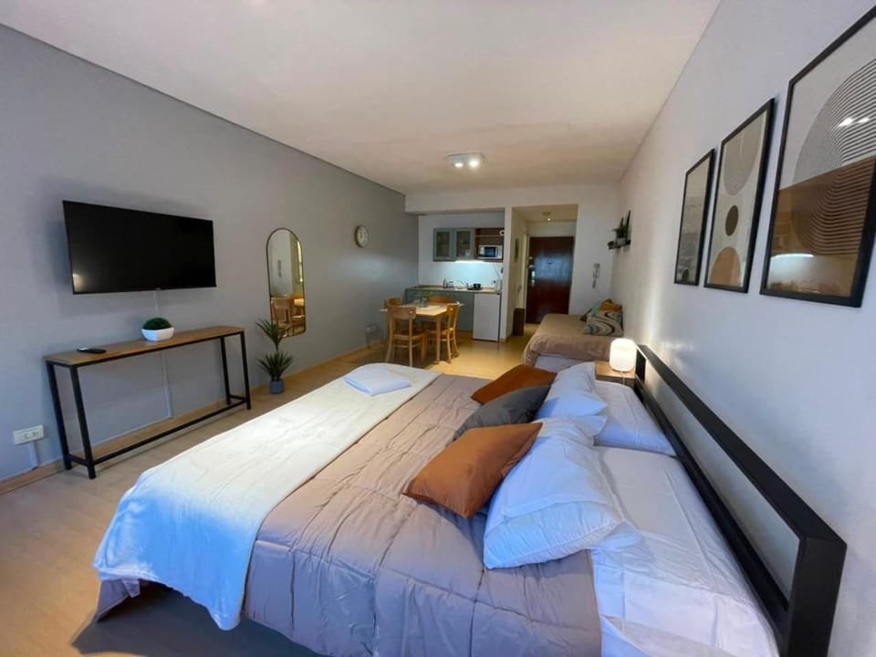 TV and multimedia, Photo of the whole room, Bedroom