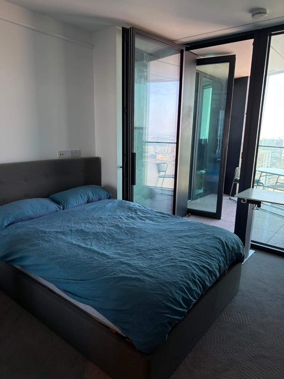 Amory Tower 2B2B Hight Floor Apartment in London