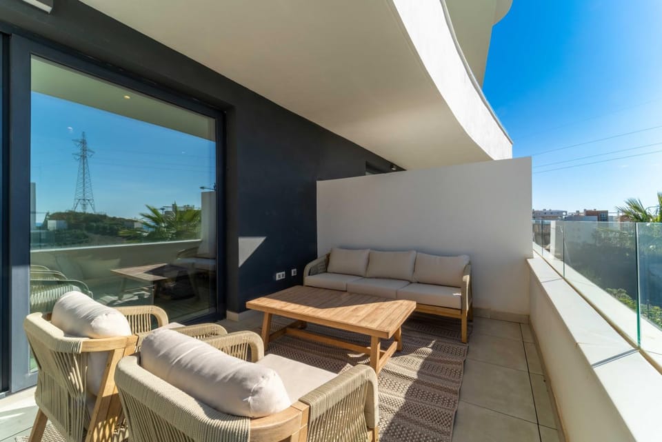 View (from property/room), Balcony/Terrace, Balcony/Terrace, Living room, Seating area