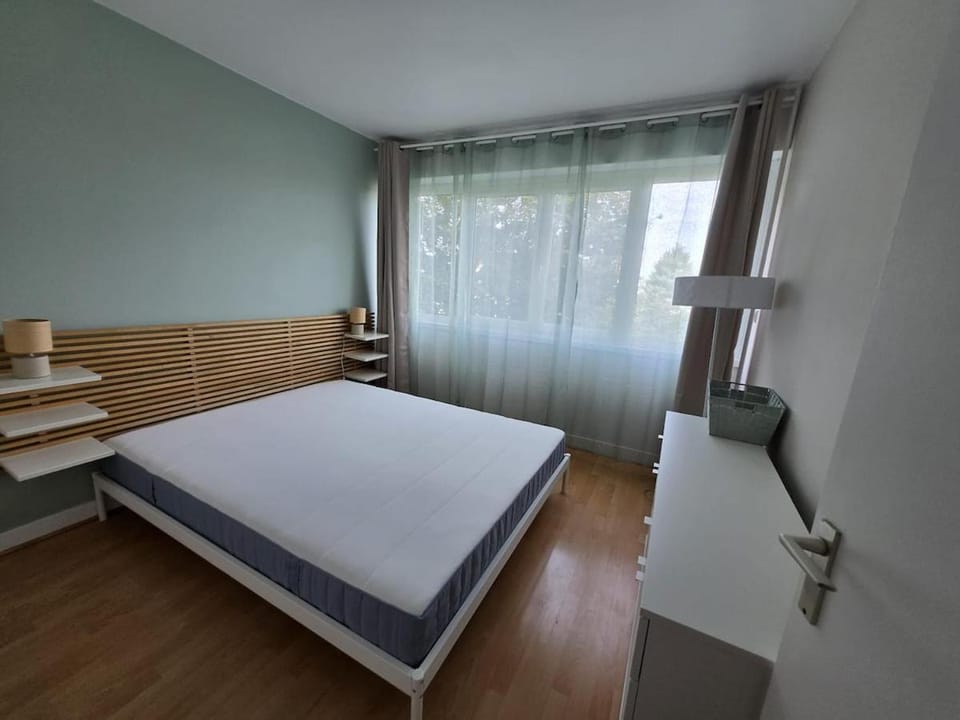 Le Chennevières Apartment in Île-de-France