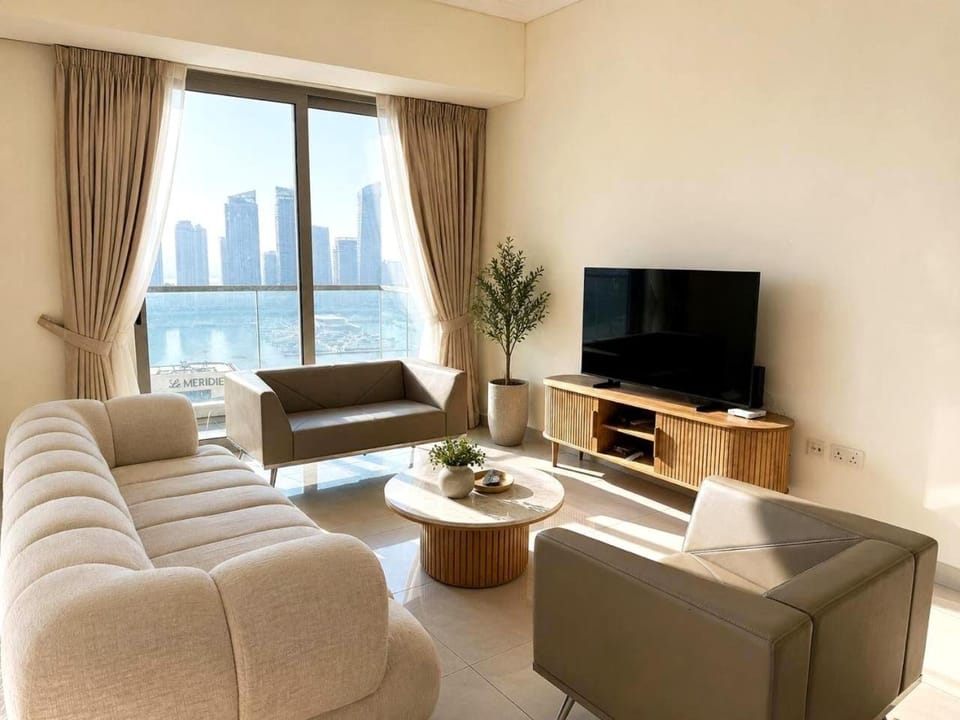 Living room, Seating area, Guests