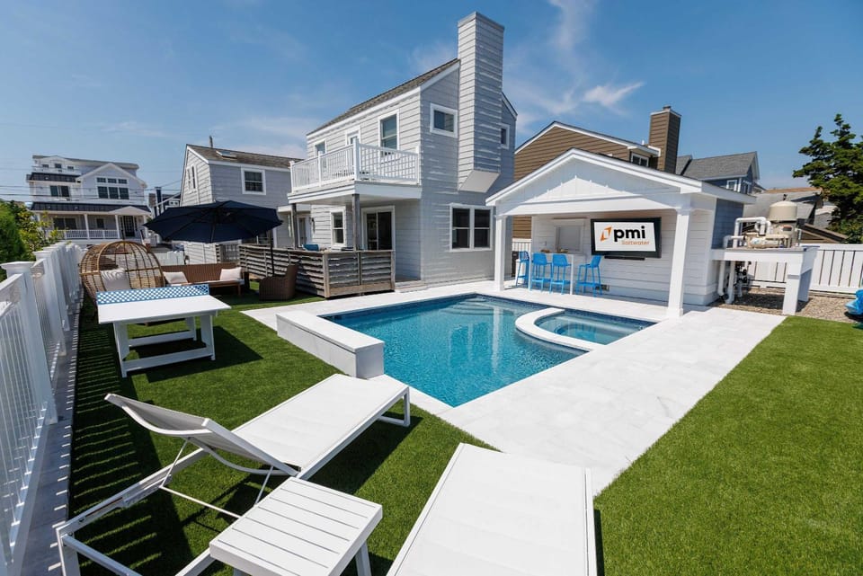 Property building, Pool view, Swimming pool