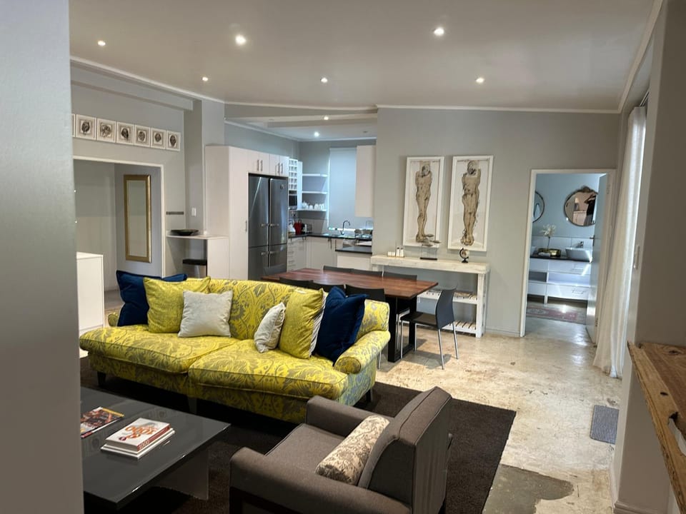 Lounge or bar, Dining area