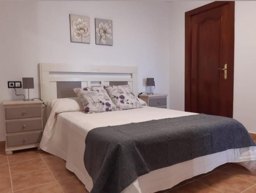 Golden Rock House in Aragon