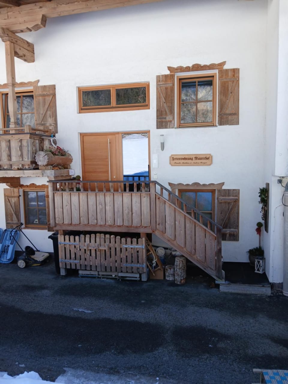 Facade/entrance