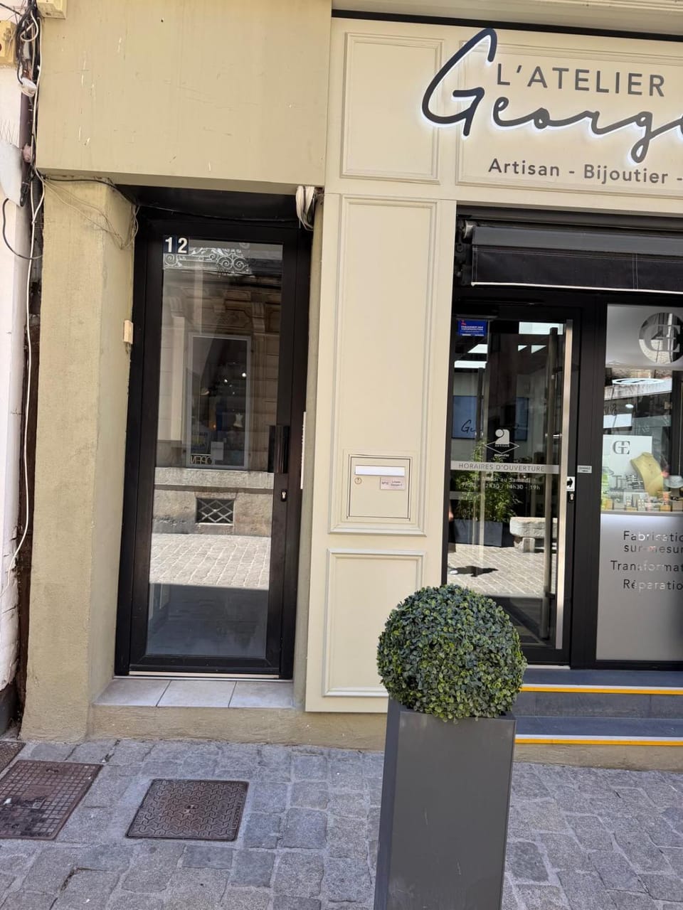Facade/entrance