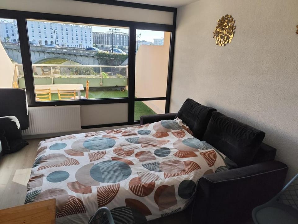 grand studio avec terrasse Apartment in Dax