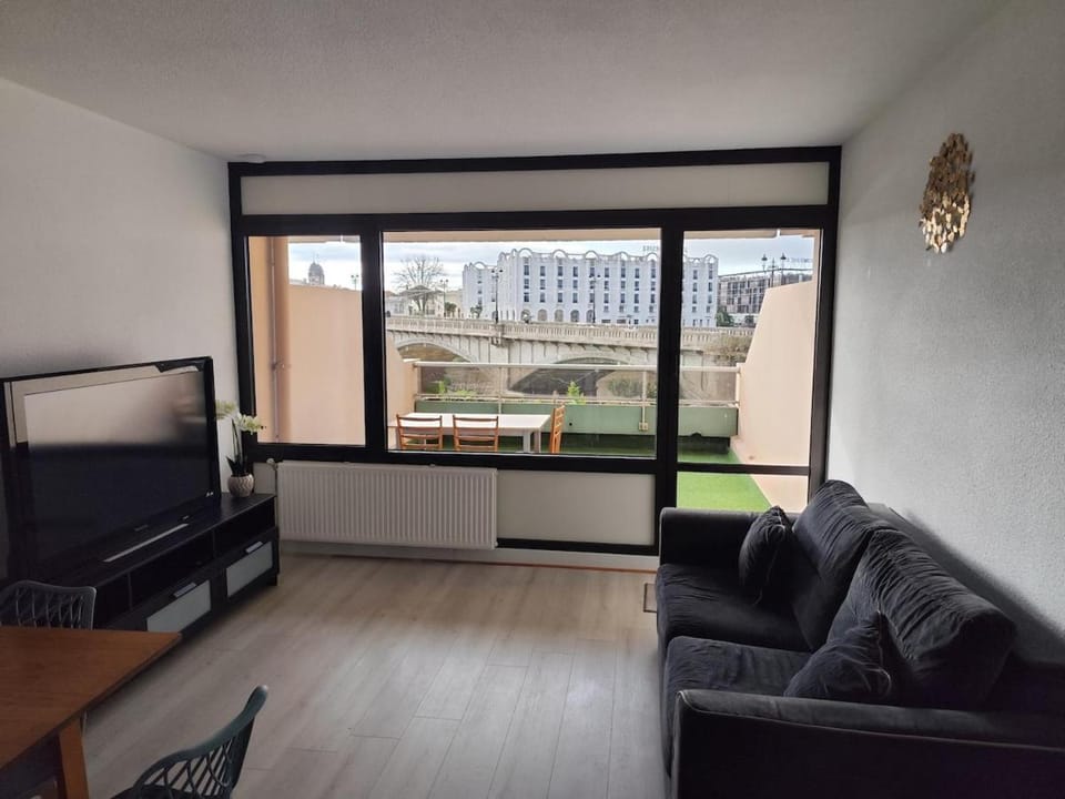 grand studio avec terrasse Apartment in Dax