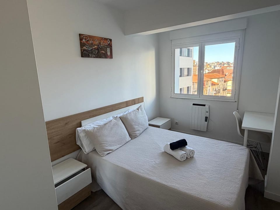 MASSTIGE II Free Public Parking Brand New Elevator Apartment in Santander