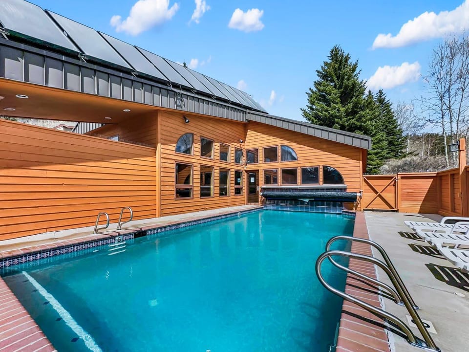 Property building, Day, Natural landscape, Swimming pool