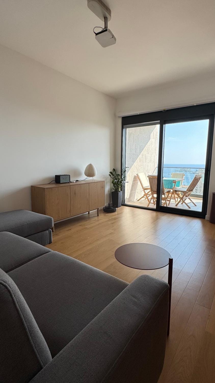 View (from property/room), Balcony/Terrace, Living room, Seating area, City view, Sea view