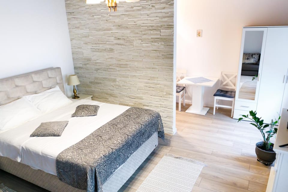 Bed, Photo of the whole room