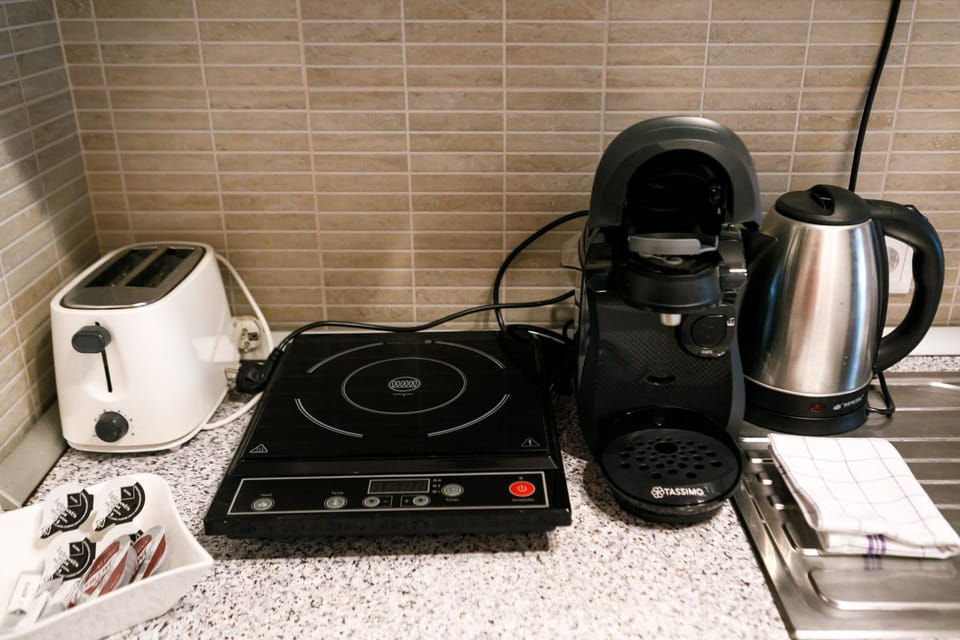 Coffee/tea facilities, Kitchen or kitchenette, toaster
