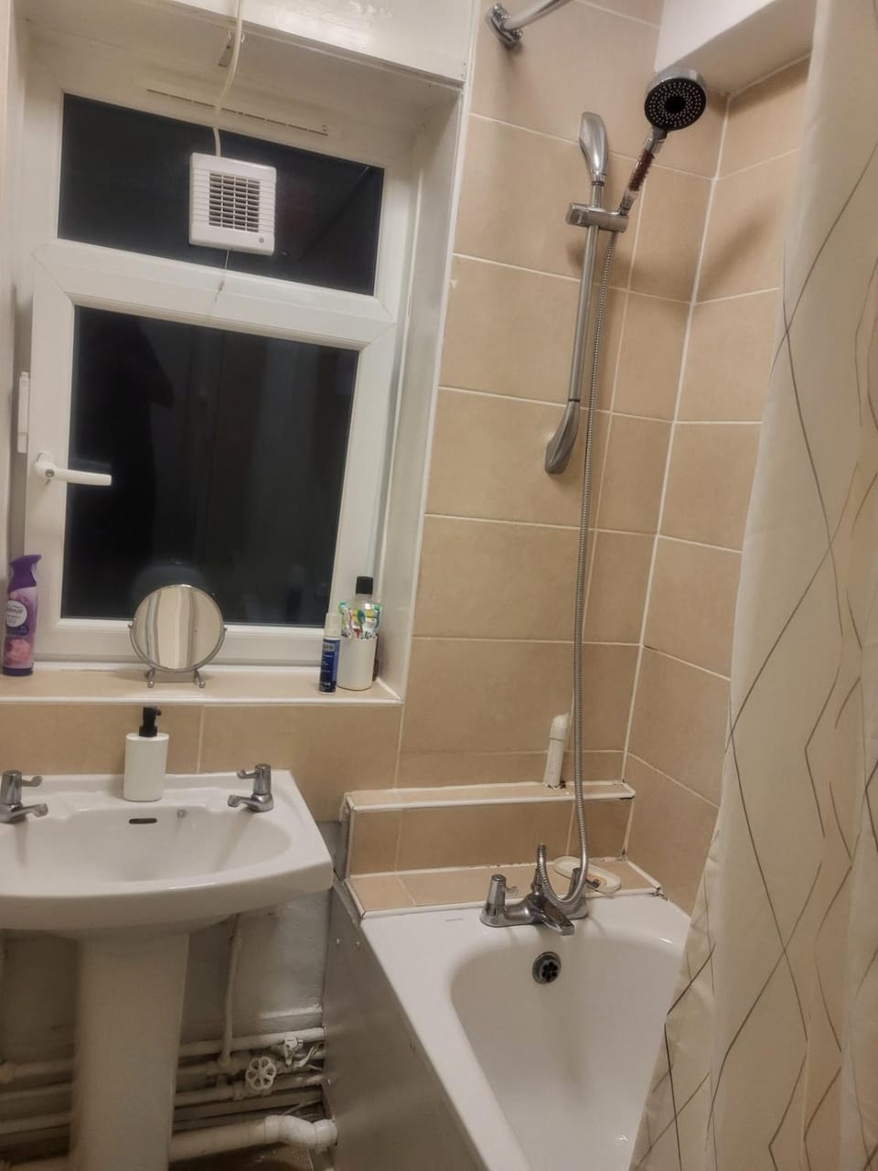 Hammersmith central Location, comfortable1 bedFlat Apartment in London Borough of Richmond upon Thames