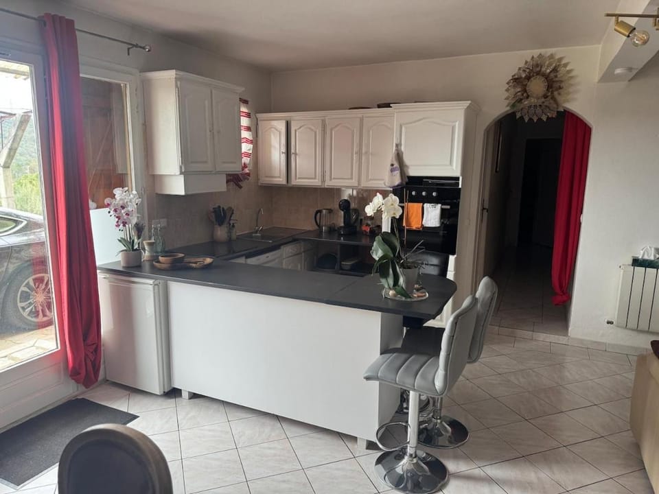 Family villa with pool and unobstructed view Apartment in Vidauban