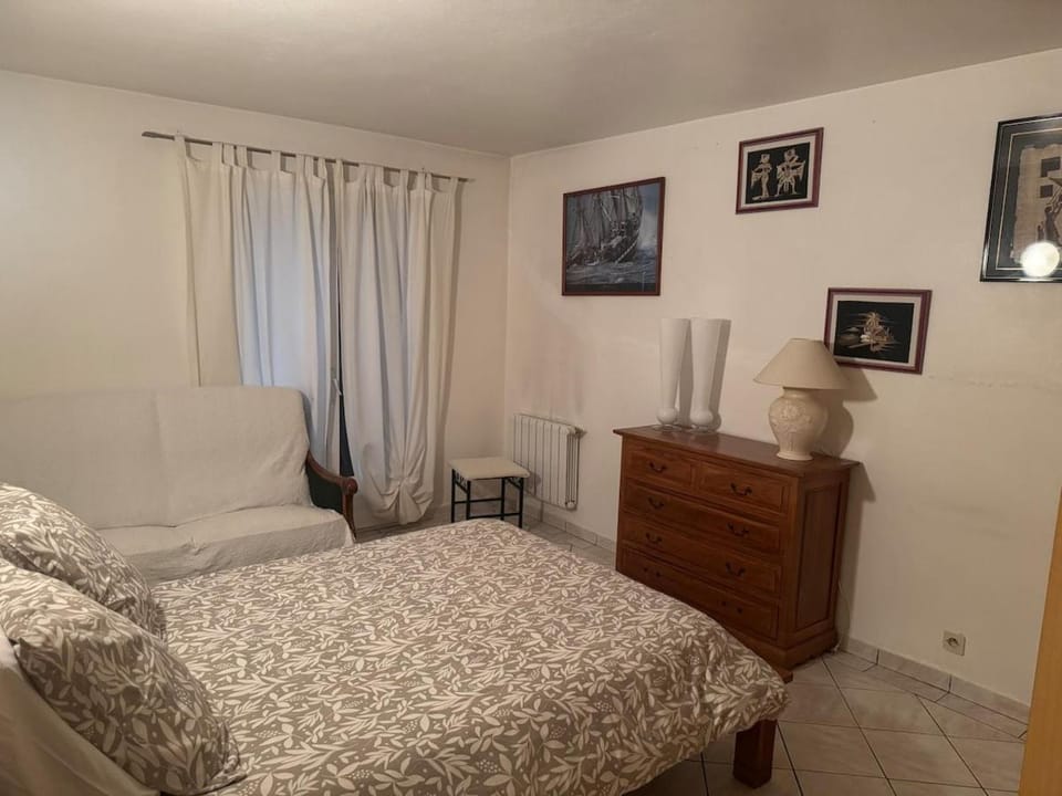Family villa with pool and unobstructed view Apartment in Vidauban