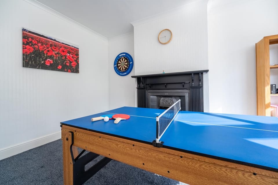 Darts, Game Room, Table tennis
