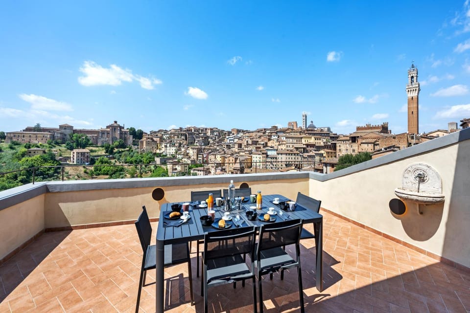 Balcony/Terrace, City view